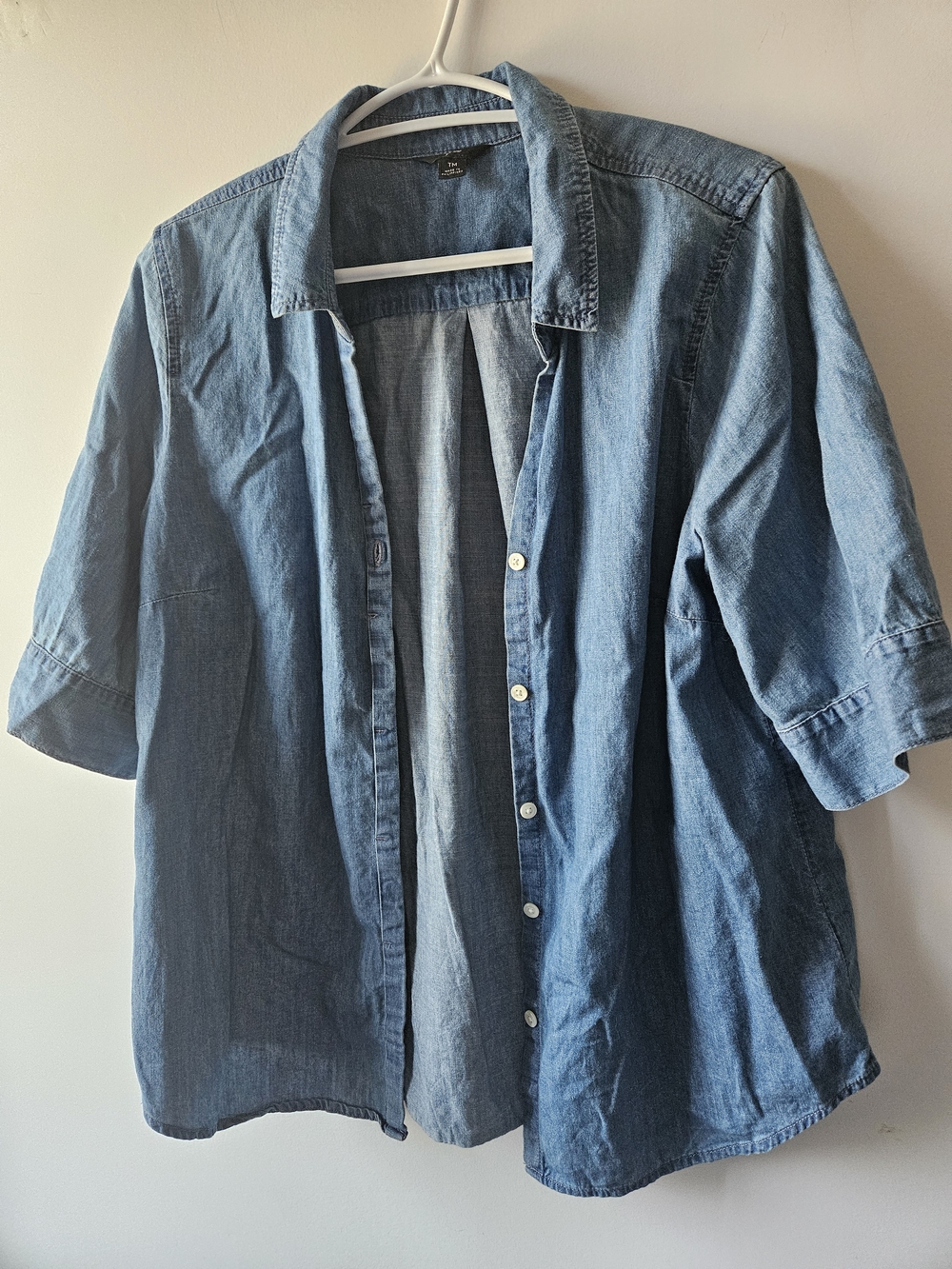 J. Crew Women's Lightweight Denim Short Sleeve Button-Down Shirt - Medium Blue